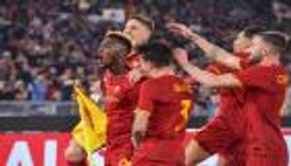 دوري المؤتمر.. روما يتوج باللقب الأوروبي الأول