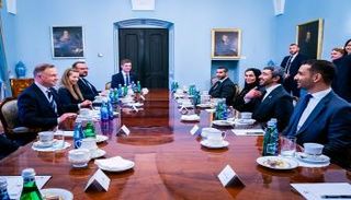 رئيس بولندا يستقبل الشيخ عبدالله بن زايد آل نهيان