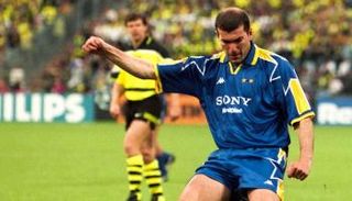 زيدان مع يوفنتوس ضد دورتموند في نهائي 97