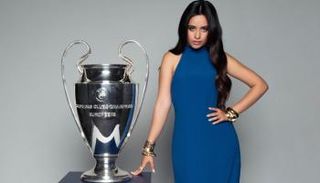 كاميلا كابيو مغنية حفل نهائي دوري أبطال أوروبا