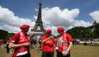 نهائي دوري أبطال أوروبا.. جماهير ليفربول تصنع الحدث برحلة بحرية (فيديو)