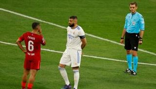 كرين بنزيما مهاجم ريال مدريد ضد ليفربول
