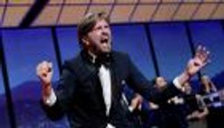 "مثلث الحزن" يحصد جائزة السعفة الذهبية في مهرجان كان.. ثنائية للسويدي روبن أوستلوند