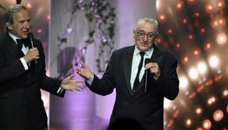 جانب من فعاليات مزاد مؤسسة أمفار الأمريكية لمكافحة الإيدز 