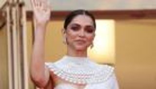 ديبيكا بادوكون في ختام مهرجان كان 2022.. عروس بالساري الأبيض (صور)