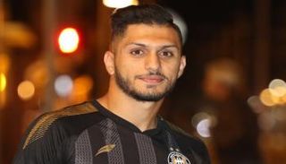 النجم رياض بن عياد 