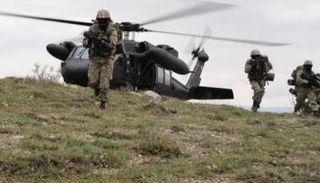 جنود أتراك خلال مشاركتهم في إحدى العمليات-أرشيفية