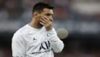 بنزيما وريال مدريد والانتقادات.. 5 اعترافات مثيرة لميسي بعد الموسم العصيب