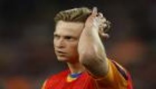 دي يونج يكشف.. هل يغادر برشلونة إلى مانشستر يونايتد؟