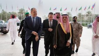 وزير الخارجية السعودي يستقبل نظيره الروسي