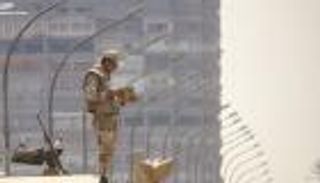 رصد مجند مصري بـ"فوهة كاميرا".. صورة تحصد الجائزة الذهبية