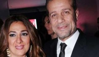 الفنان شريف منير وزوجته لورا عماد 