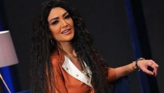 الإعلامية سالي عبد السلام