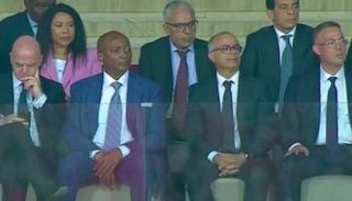 محمود الخطيب لم يشاهد النهائي من المقصورة الرئيسية