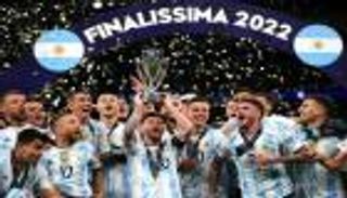 فيديو تتويج منتخب الأرجنتين بكأس فيناليسيما 2022