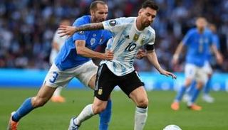 ميسي مع كيلليني