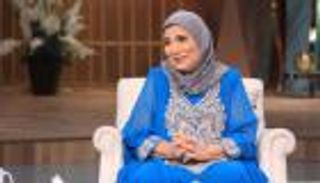 لا تغار على زوجها.. علاقة "غريبة" بين فنانة مصرية وضرتها (فيديو)