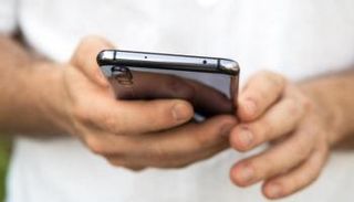 للحفاظ على الخصوصية يجب حذف البيانات الشخصية من الأجهزة الجوالة قبل التخلص منها 