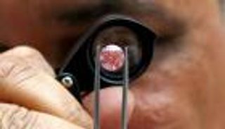 لماذا يتمتع تجار الألماس الهنود بمكانة خاصة في إسرائيل؟