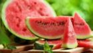 بطيخ وخوخ "مسمم" في الأسواق المصرية؟ أول رد رسمي