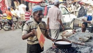 سوق شعبية في مدينة الحديدة