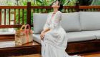 ياسمين صبري تطل بالأبيض من موريشيوس.. "الطلاق بيحلي"