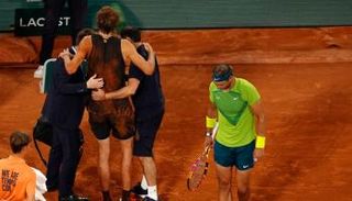 إصابة زفيريف أمام نادال