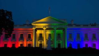 علم قوس قزح فوق البيت الأبيض