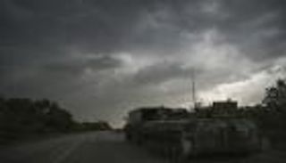 إصابة صحفيين ومقتل سائق سيارة تقلهما شرقي أوكرانيا