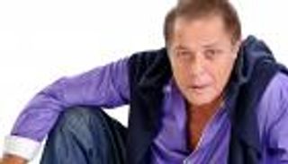 في ذكرى ميلاد والده.. رسالة مؤثرة لنجل محمود عبدالعزيز