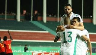 أحمد توبة لاعب منتخب الجزائر