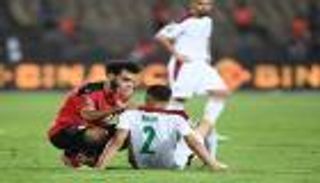 أشرف حكيمي يتفوق.. محمد صلاح خارج قائمة أغلى 50 لاعبا في العالم