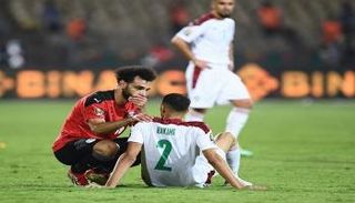 حكيمي وصلاح 