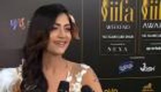 فنانة هندية تغني "قصاد عيني": "أنا من معجبي عمرو دياب ونانسي عجرم"