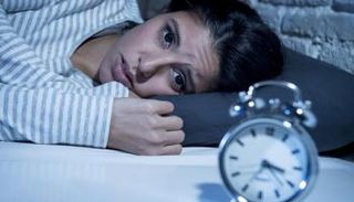 الأطعمة الغنية بالملح تعوق النوم ليلا