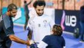 شاب مصري يحقق حلمه في مقابلة محمد صلاح.. ويروي التفاصيل لـ"العين الإخبارية"