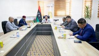 جانب من اجتماع اللجنة البرلمانية الليبية 