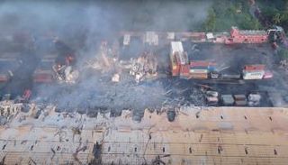 حريق مستودع حاويات في بنجلادش