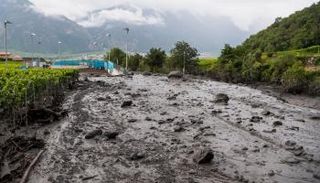 فيضانات وعواصف تجتاح جبال الألب