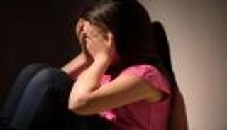 يغتصب طفلة "تحتضن القرآن" تحت تهديد السلاح.. جريمة بشعة تُشعل مصر