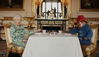 الملكة خلال الفيلم االقصير