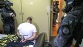 تطبيق مراسلة سري يطيح بأخطر مافيا إيطالية في أستراليا.. ما القصة؟ (فيديو)