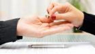 "هتحصل مصيبة".. داعية ينصح سيدة بالطلاق من زوجها (فيديو)