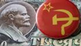 الروبل يقصف الدولار واليورو في حرب العملة.. على قمة 4 سنوات