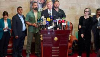 المبعوث الأممي إلى اليمن في مطار صنعاء