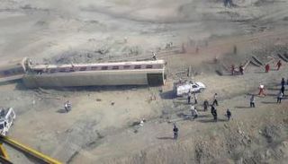 انقلاب عربة قطار إثر الحادث