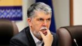 "خطوة لتكميم الأفواه".. وزير سابق يترأس أعرق صحيفة إيرانية