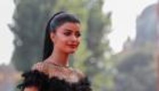 ميلا الزهراني.. فيديو راقص مع ابنتها يثير التساؤل عن "حب قديم"