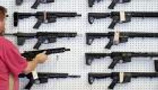 "النواب" الأمريكي يرفع سن شراء بعض الأسلحة