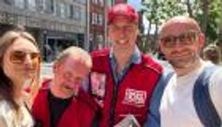 الأمير ويليام.. بائع متجول وسط لندن